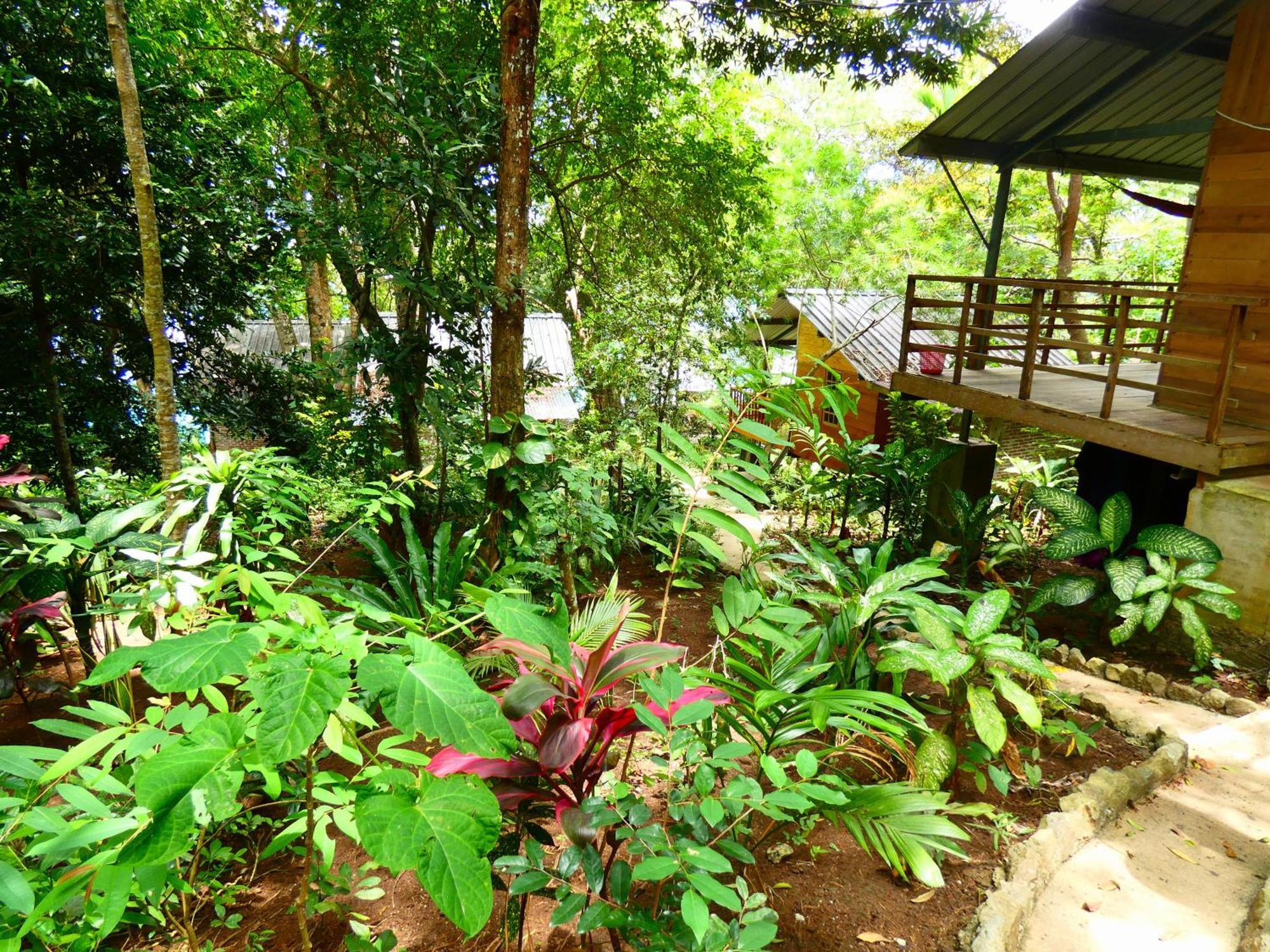 Santi Garden Bungalows Iboih ภายนอก รูปภาพ